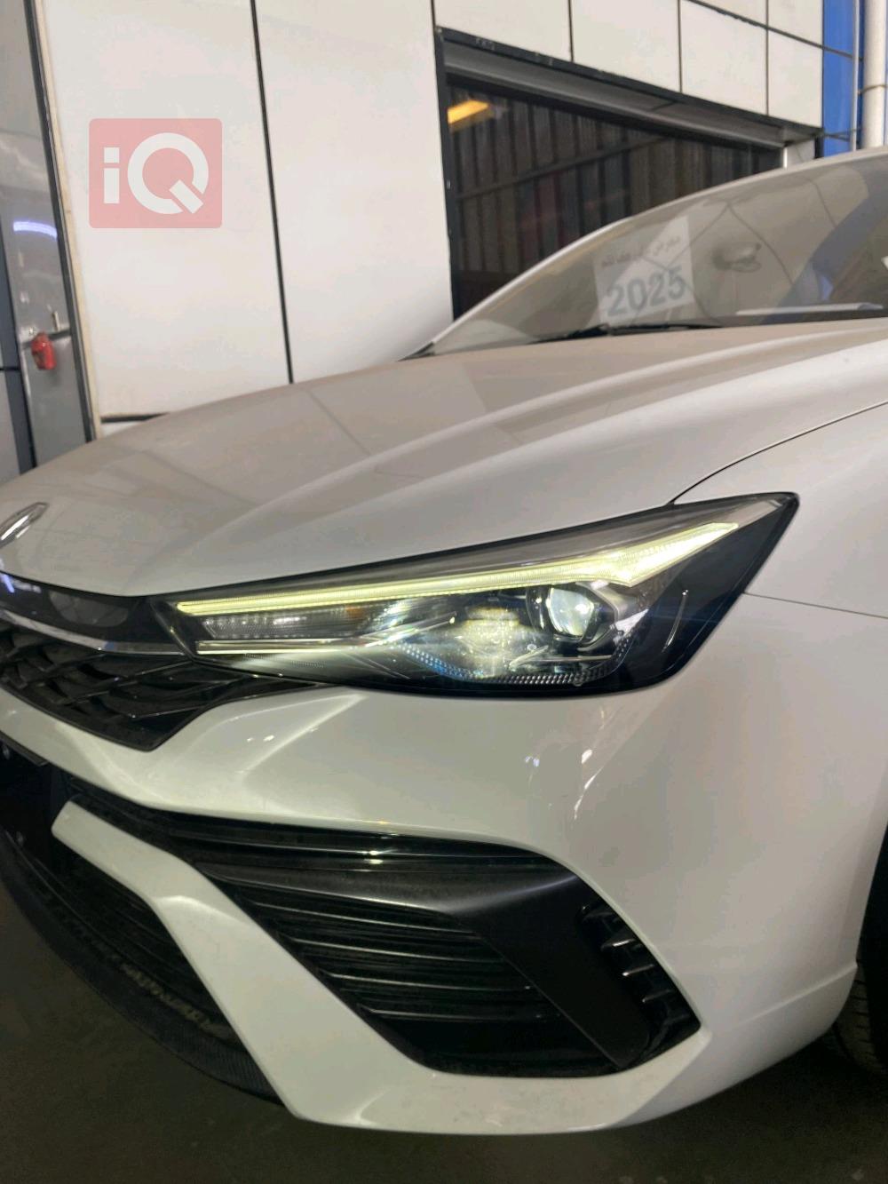 ئێم جی 5 پڵەس